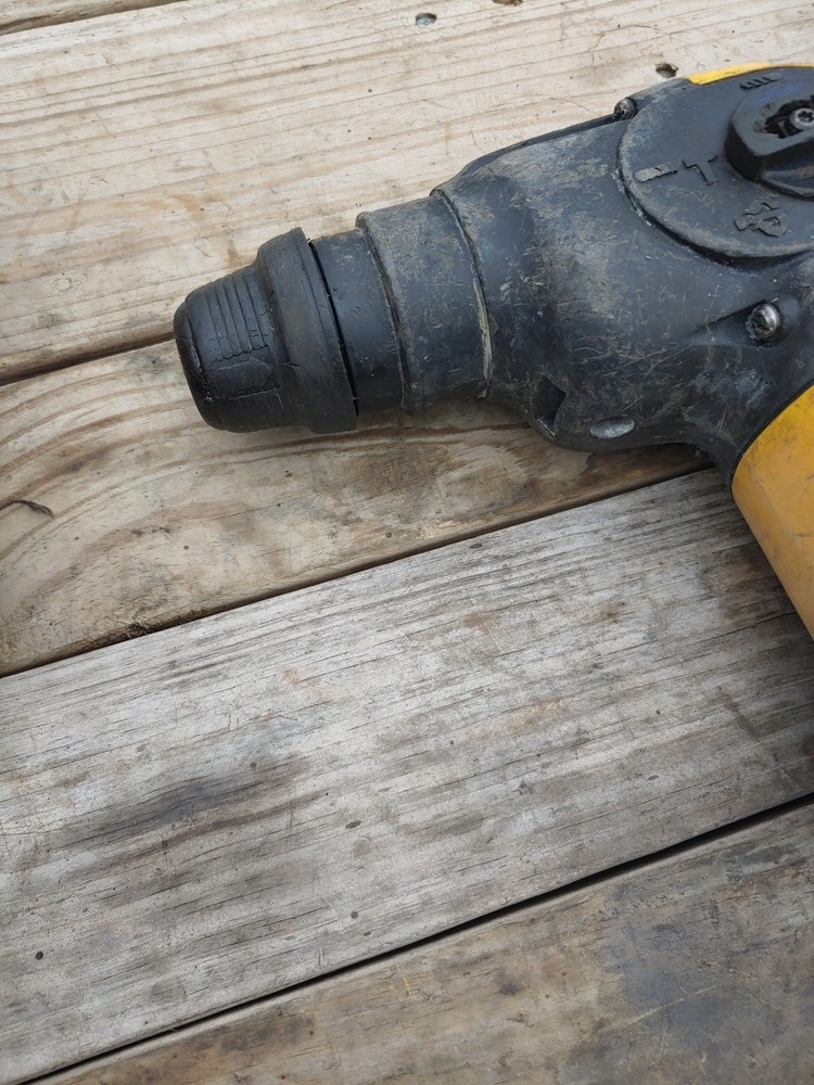 DEWALT D25303 1-inch L Shape 3 mode SDS Hammer Drill