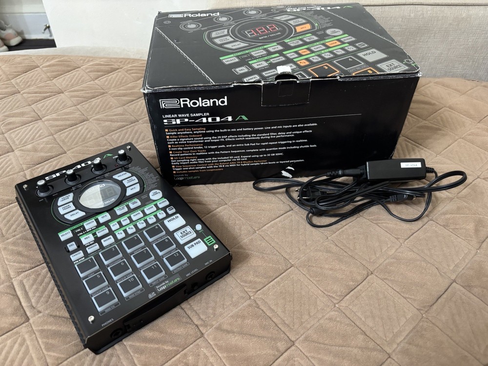 Roland SP404A