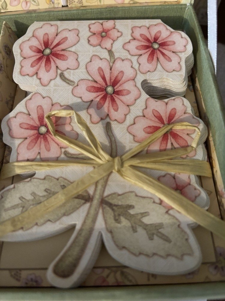 Diecut Floral Deluxe Note Card Set Keepsake Box