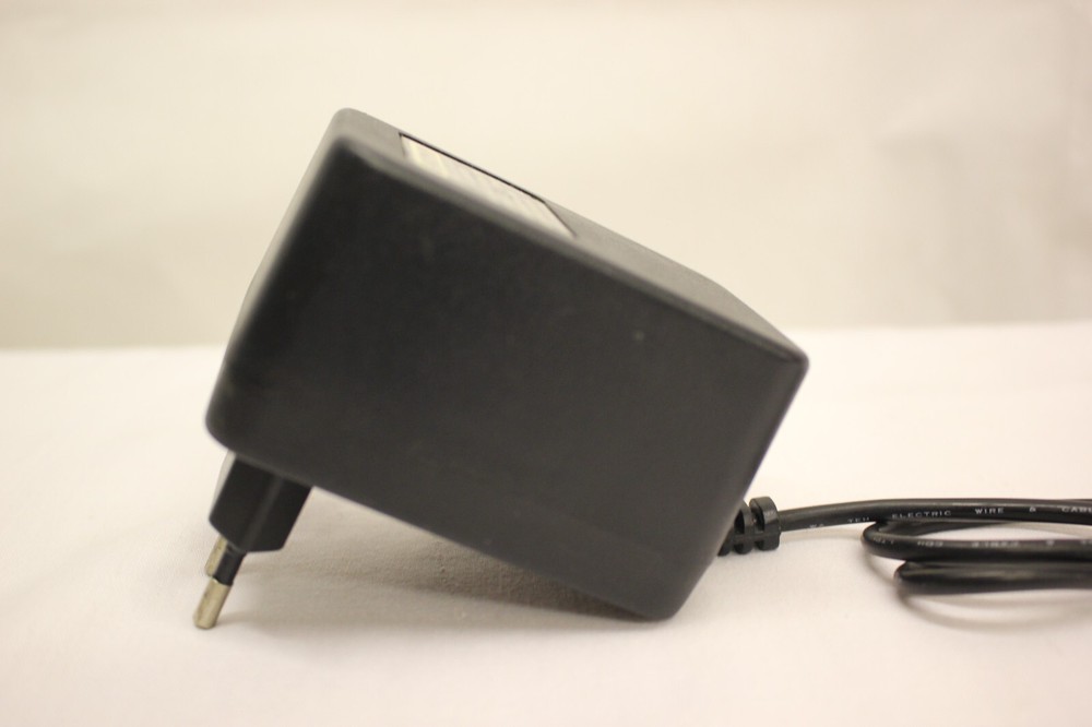 GARMIN COMMUNICATION & NAVIGATION DC12V POWER SUPPLY FOR USE WITH GPS RECEIVER
