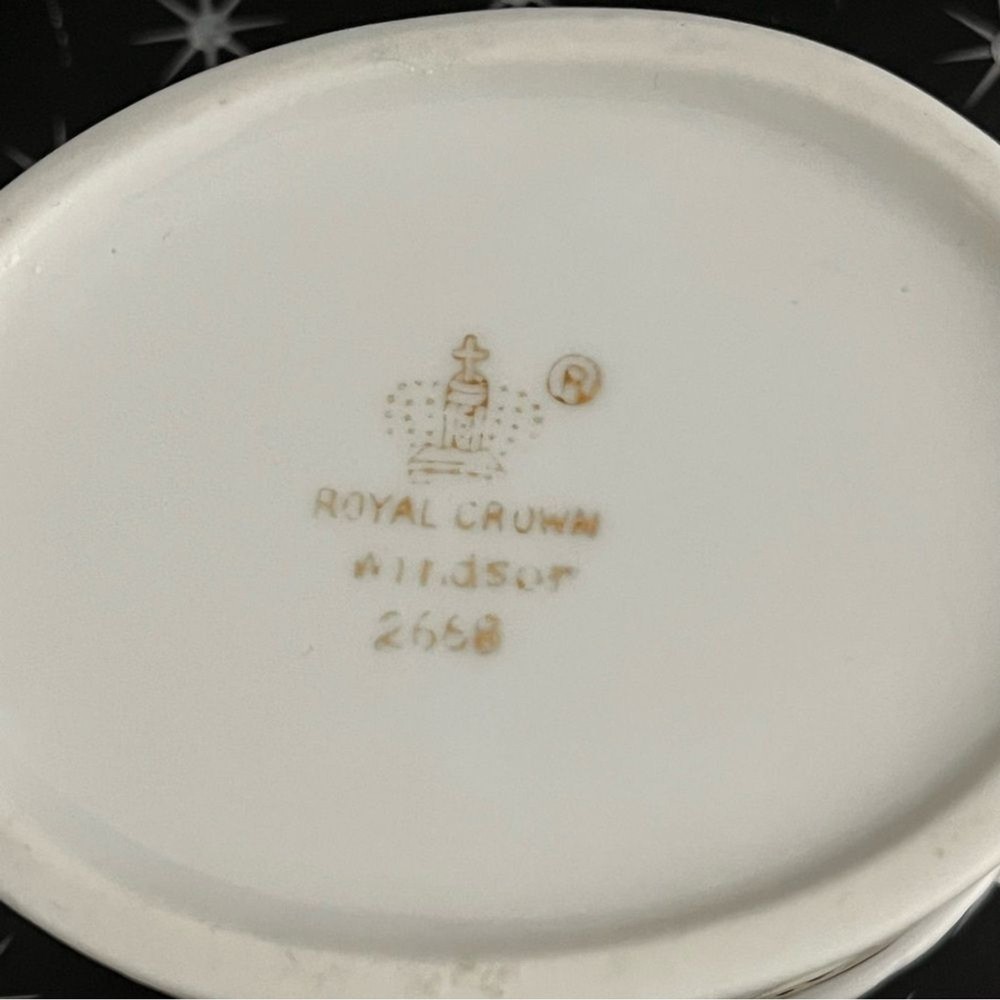 Royal Crown Windsor 2668 Creamer