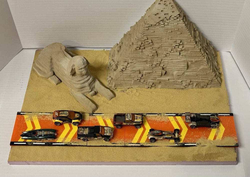 Hotwheels HW35 Acceleracers Desert Realm Diorama