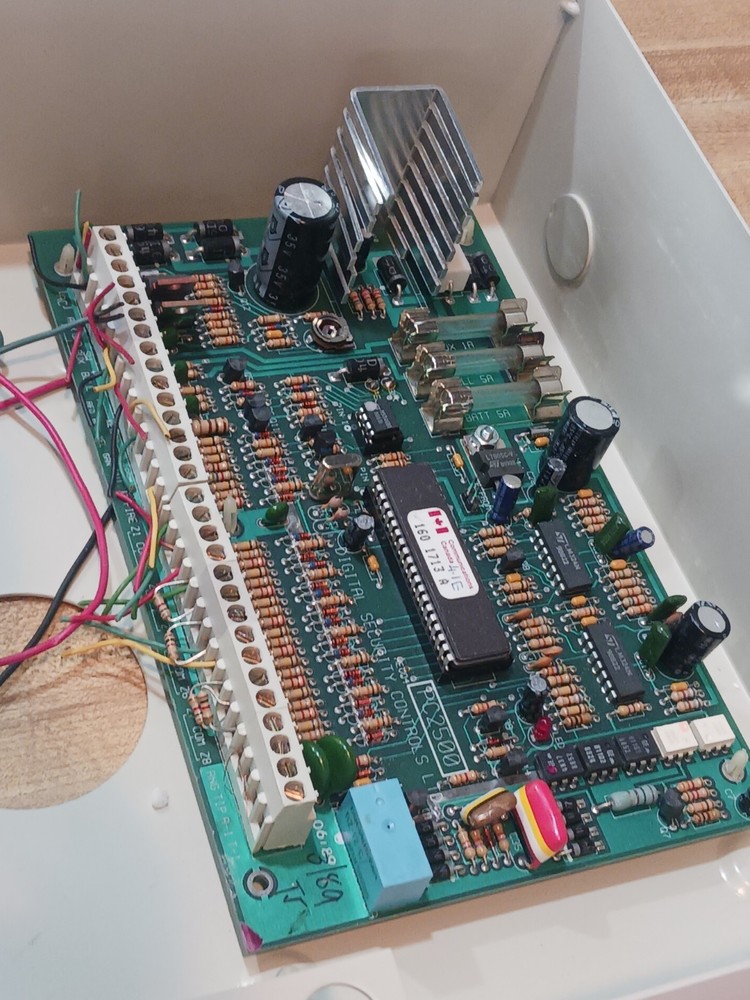 Emergency Networks 200 Security Systems Parts/ Not tested