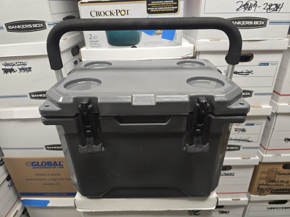 Basecamp 20 HARD COOLER BEAR RESISTENT Super Clean