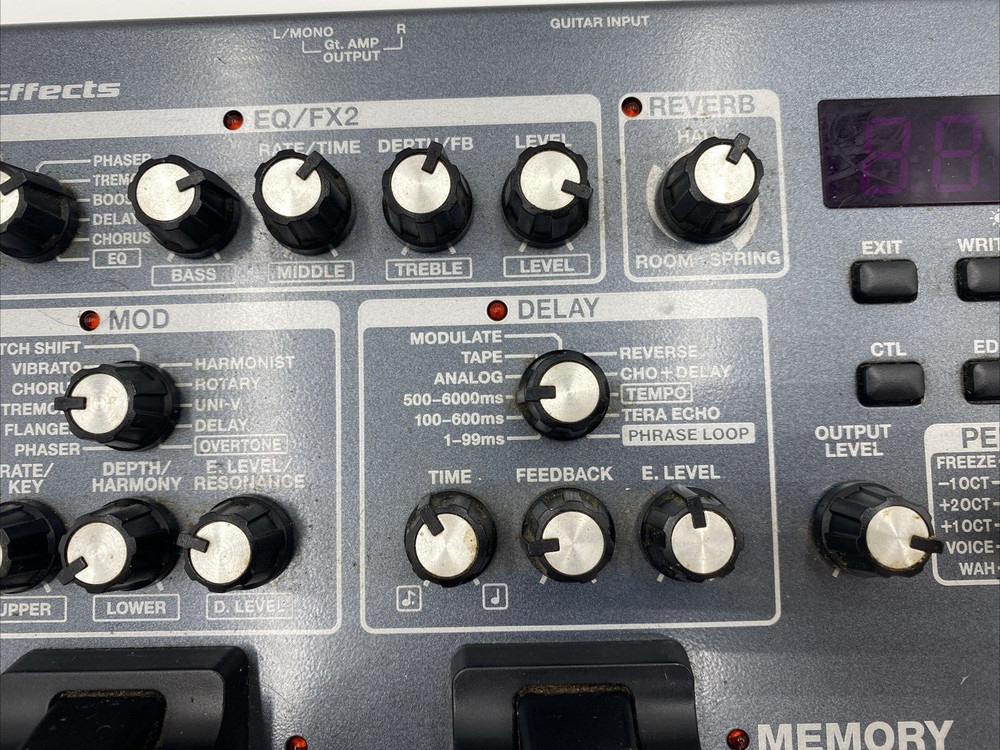 BOSS ME-80 Guitar Multiple Effects Pedal Board - Tested