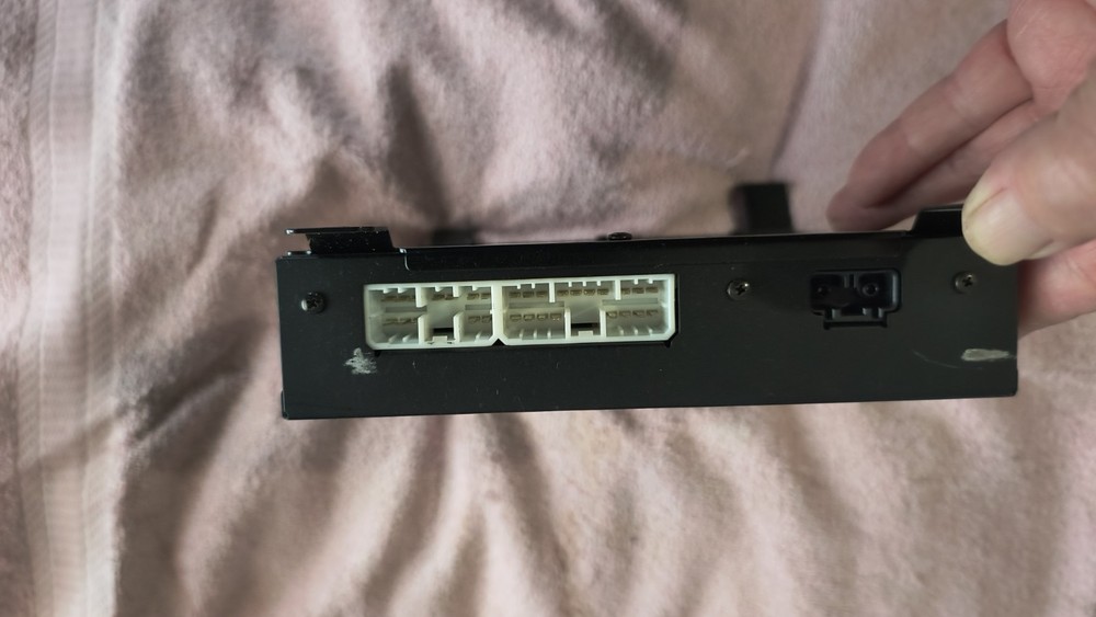 OEM 02-08 Jaguar X Type Amplifier
