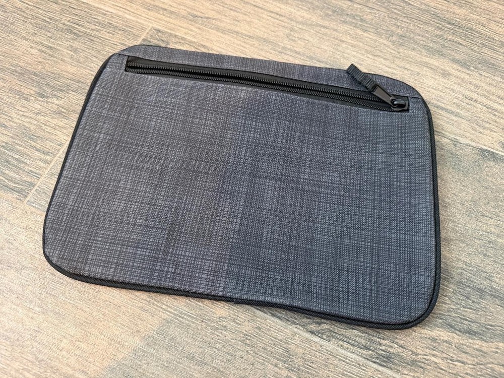 Thirty One Zipper Pouch