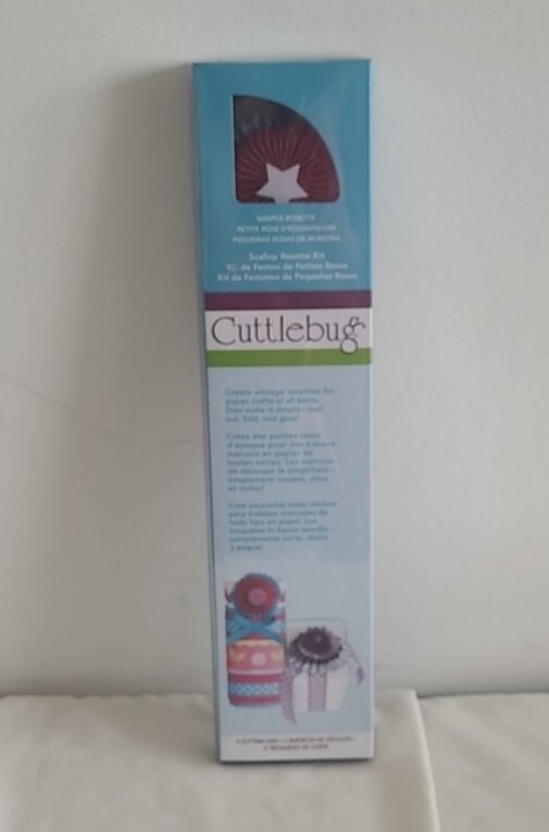 Cuttlebug Scallop Rosette Kit