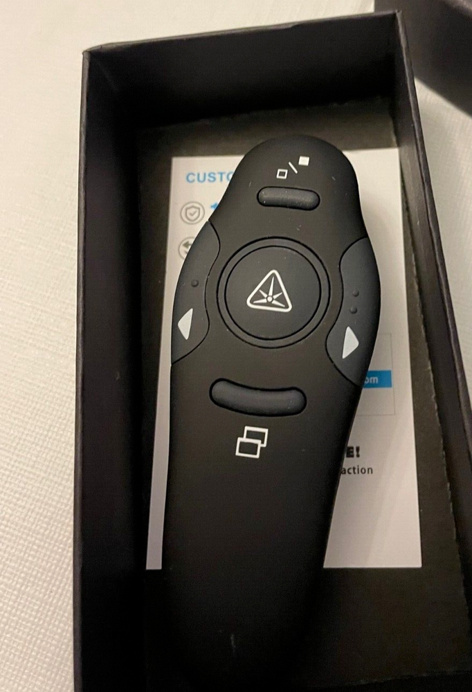 Beboncool Wireless Powerpoint Clicker / Presenter Model D100, 2.4 GHz 39’ Range
