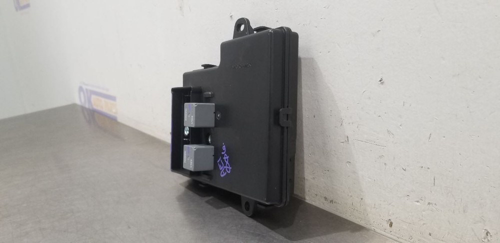 09 CHEVY CORVETTE C6 BODY CONTROL MODULE BCM 25879086