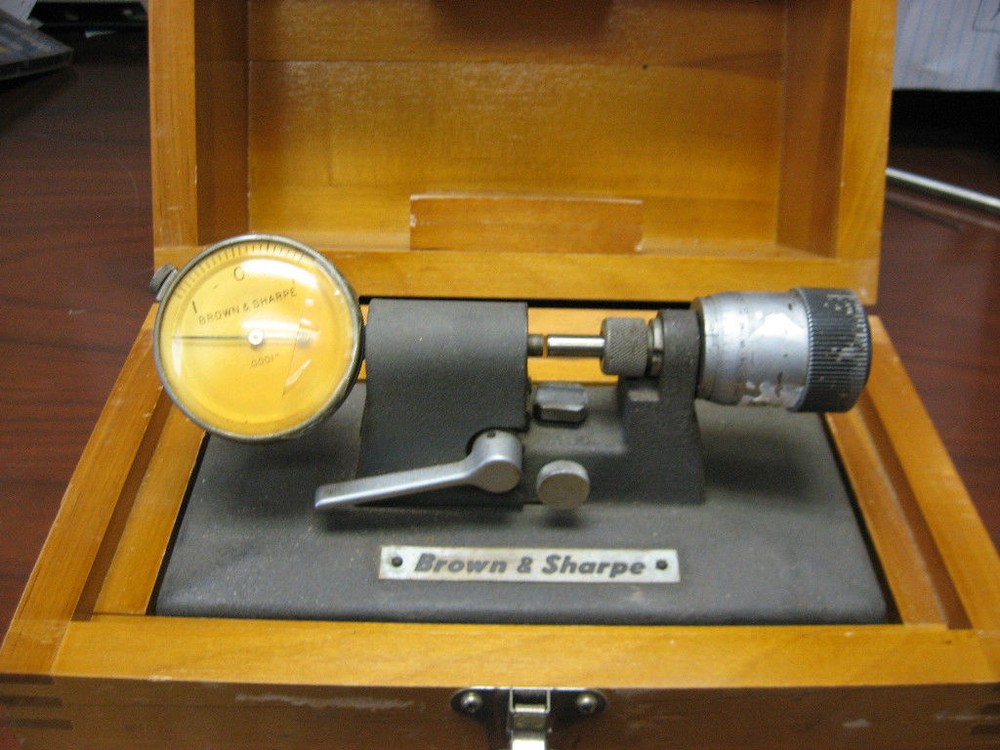 B & S- BENCH MICROMETER/COMPARATOR-MODEL 245(0- 0.5")10
