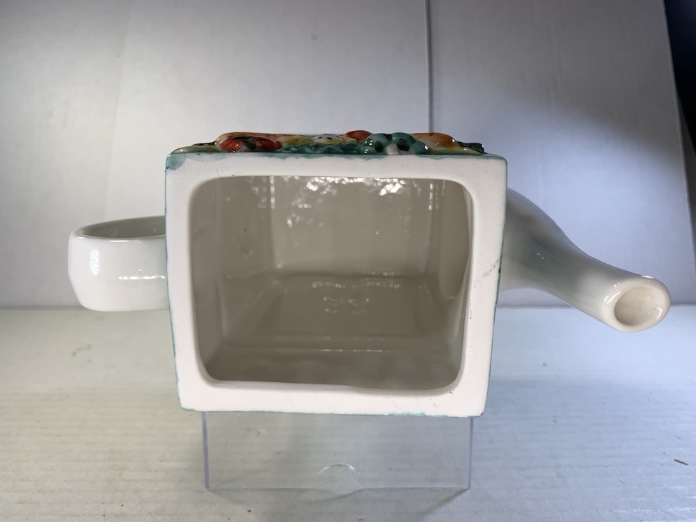 Pre-Owned Bowling Pin Ceramic Tea Coffee Pitcher
