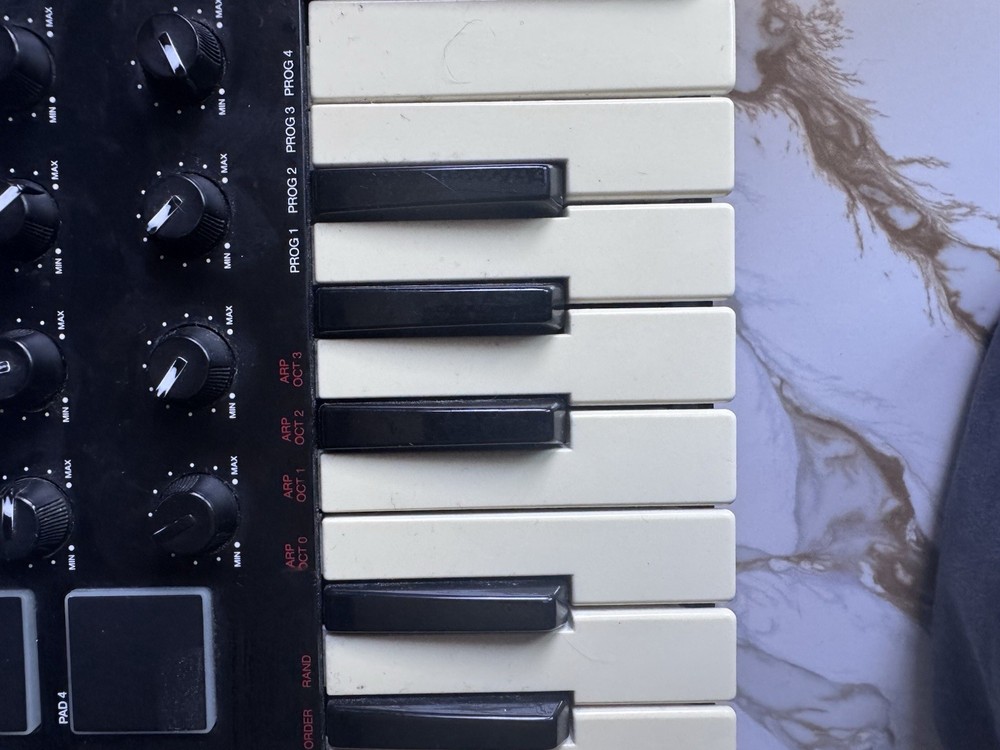 Akai MPK mini Controller