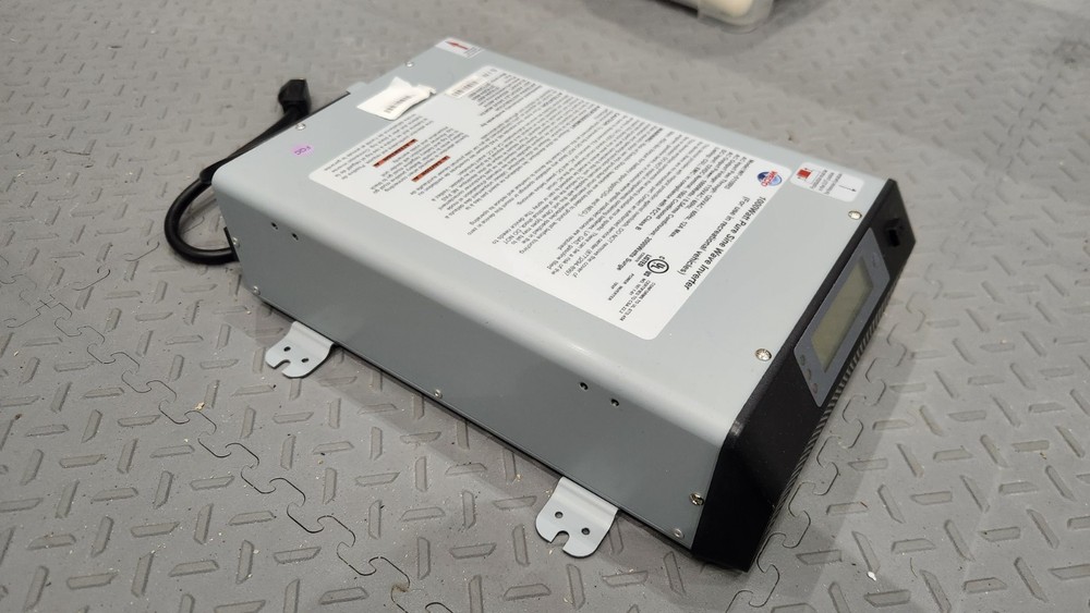 WFCO 1000W Pure Sine Wave Inverter WF-5110RS Remote Control RV Motorhome Tested