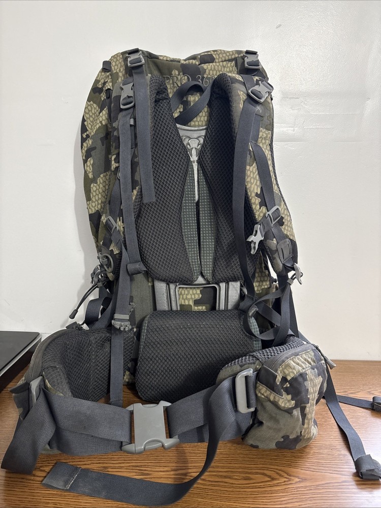 Kuiu Pro 3600 Verde Backpack Lumbar Support Adjustable Straps Carbon Pack Frame