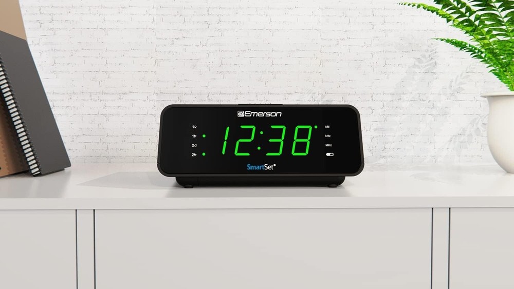 Compact Double Alarm Clock with AM/FM Radio & Adjustable Brightness Control