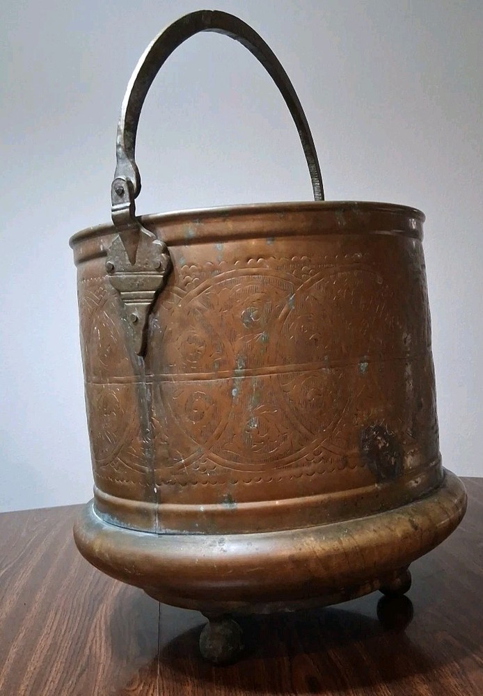 ANTIQUE BRASS FOOTED PLANTER CONTAINER ETCHED HANDLE 15½” STATEMENT PC DECOR XXL