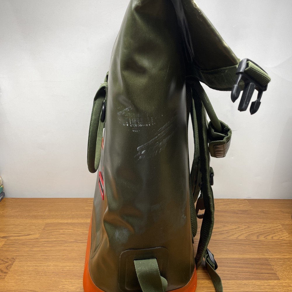 HUNTER - 17L Travel Cooler Backpack Roll Top *20th ANNIVERSARY* Waterproof EUC