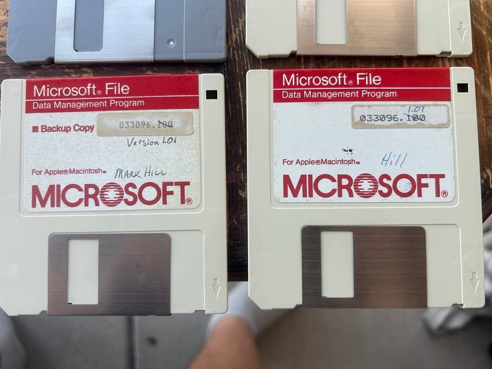 Microsoft Business Pack Macintosh w/ Word Multiplan Chart File Disks