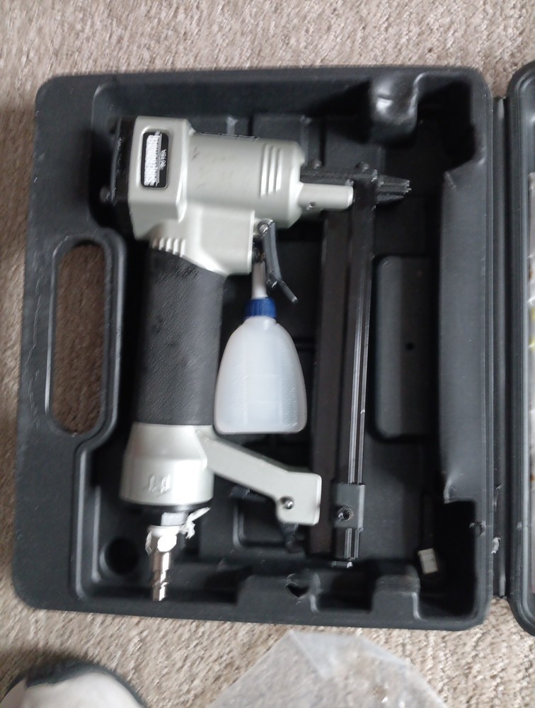 Super Bonder Upholstery Stapler With Staples