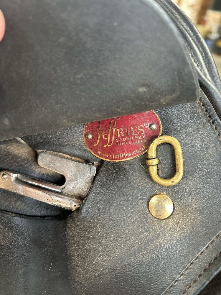 Jeffries Falcon 17.5” Med Wide Working Hunter Saddle