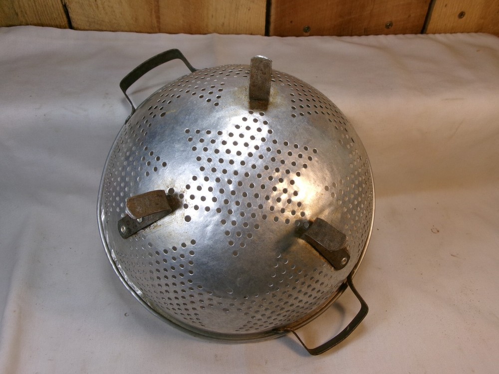 Vintage Aluminum Star Pattern Colander Strainer with Handles