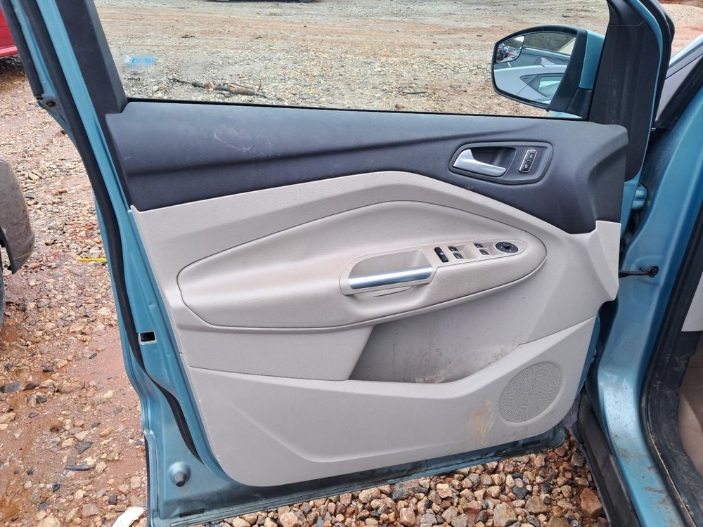 ESCAPE 2013 Glove Box 4885473