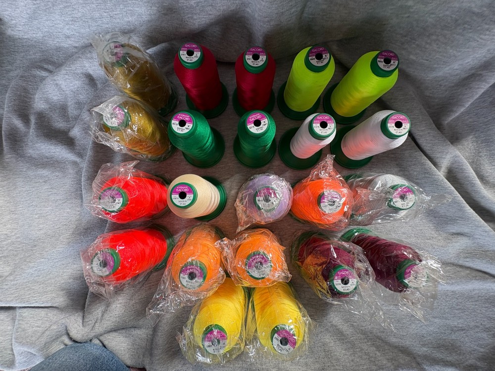 ISACORD 40 wt. Embroidery Thread Assorted Bundle