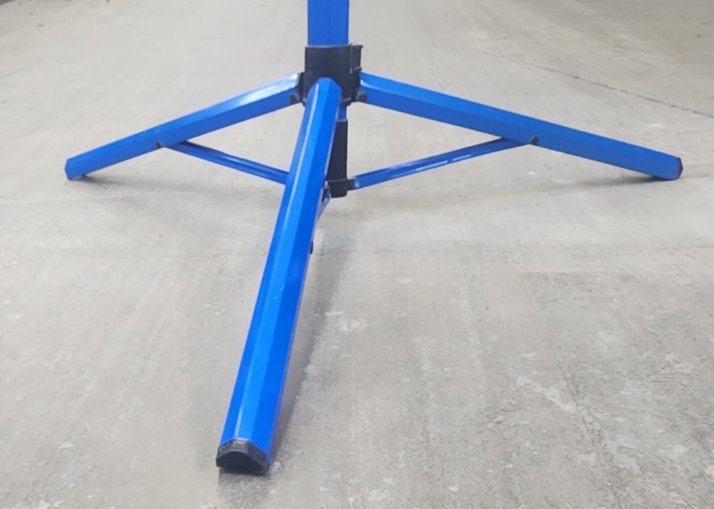 6FT LIGHT-DUTY TELESCOPING TRIPOD 48" BASE DIAMETER ADJUSTABLE HEIGHT