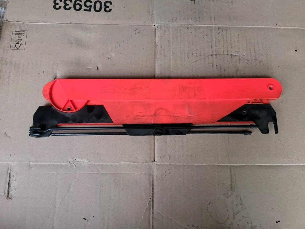 MERCEDES E CLASS W211 EMERGENCY HAZARD WARNING TRIANGLE