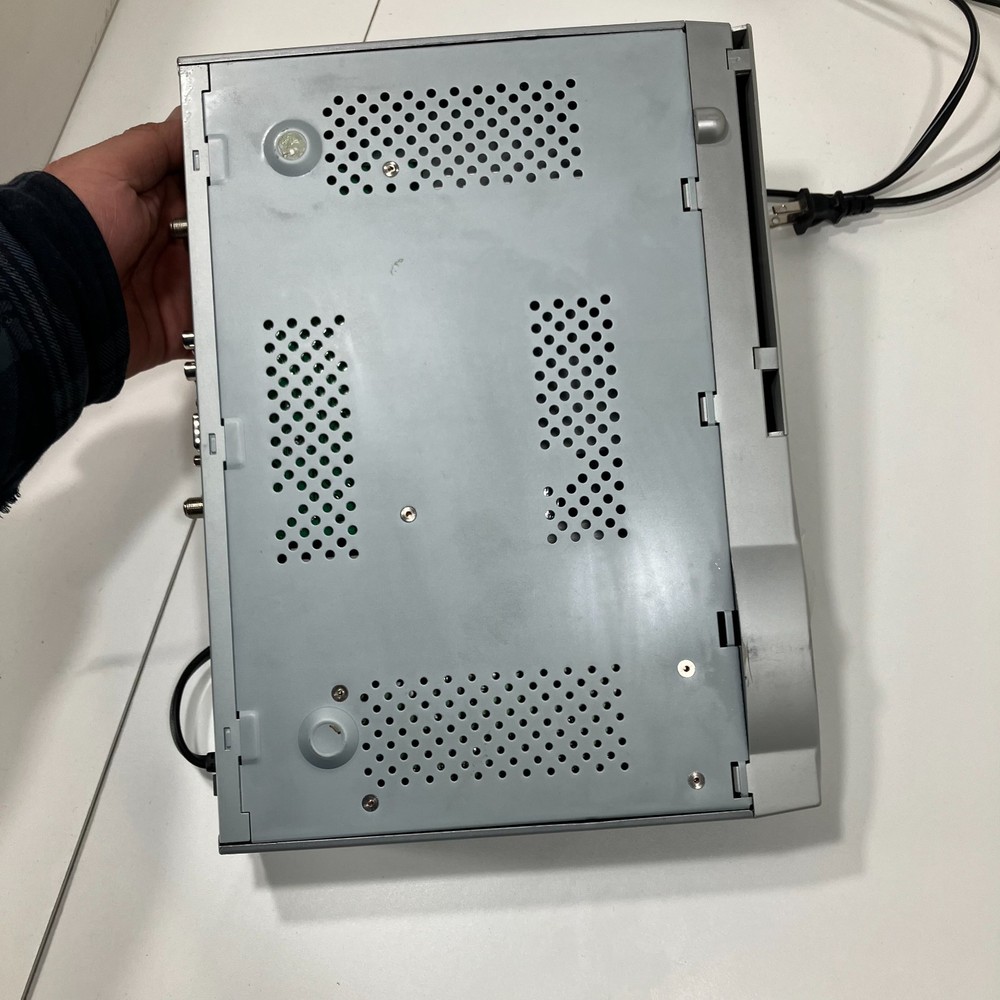 Free To Air Satellite Receiver ST-2000 DVB Set Top Box – Untested – Powers On