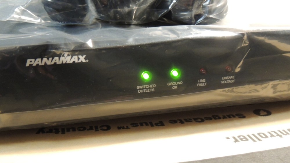 Panamax Max 4300 Audio Video System Noise Filter and Power Controller