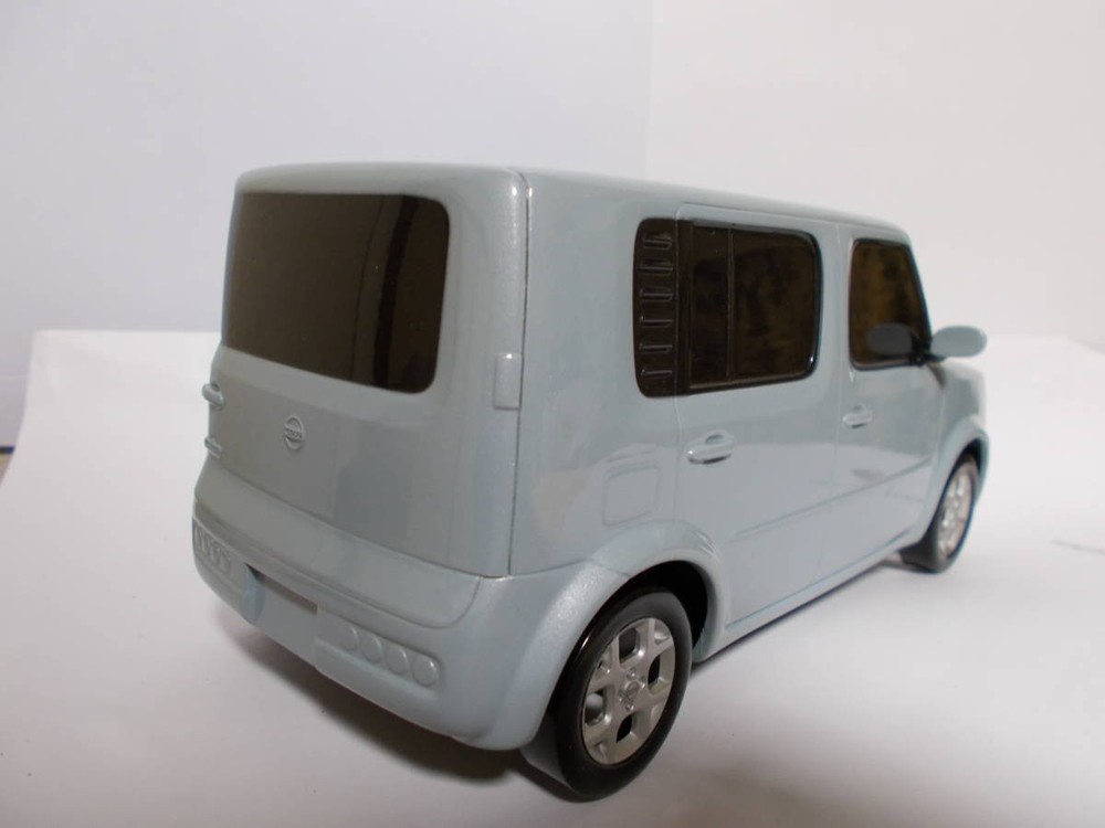 Nissan Cube Color Sample Air Blue