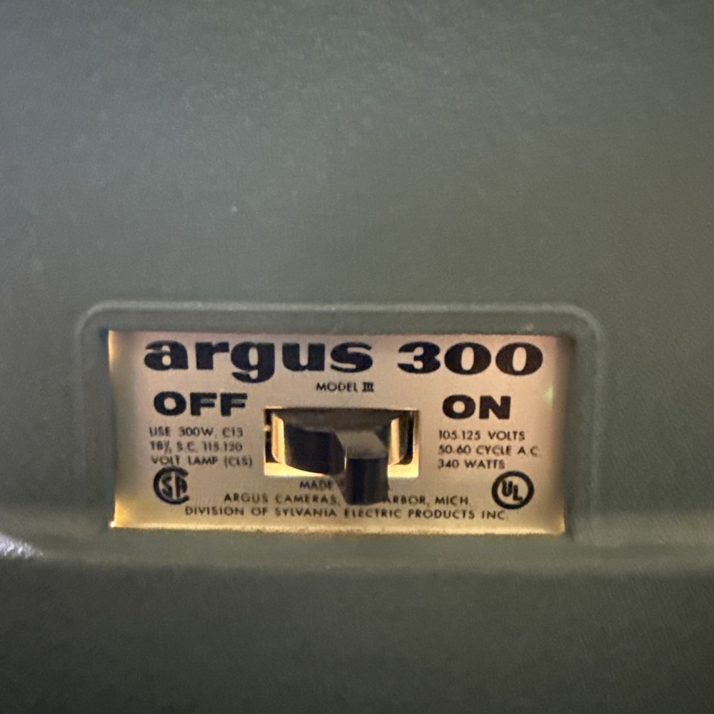 Vintage Argus 300 Automatic Slide Projector w/ Carrying Case