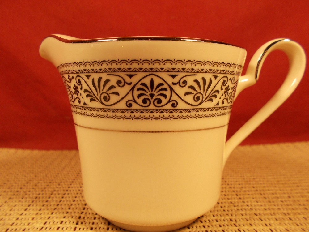 Noritake China Prelude 7570 Creamer