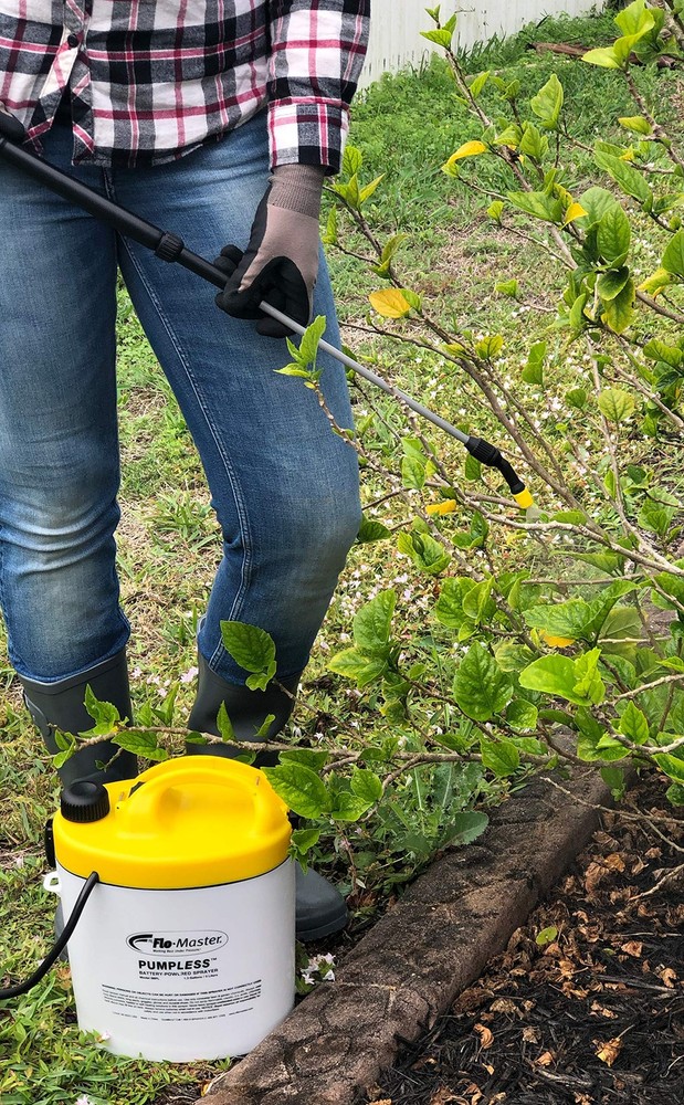 Pumpless 1.3-Gallon lithium-ion Battery Powered Sprayer, Translucent