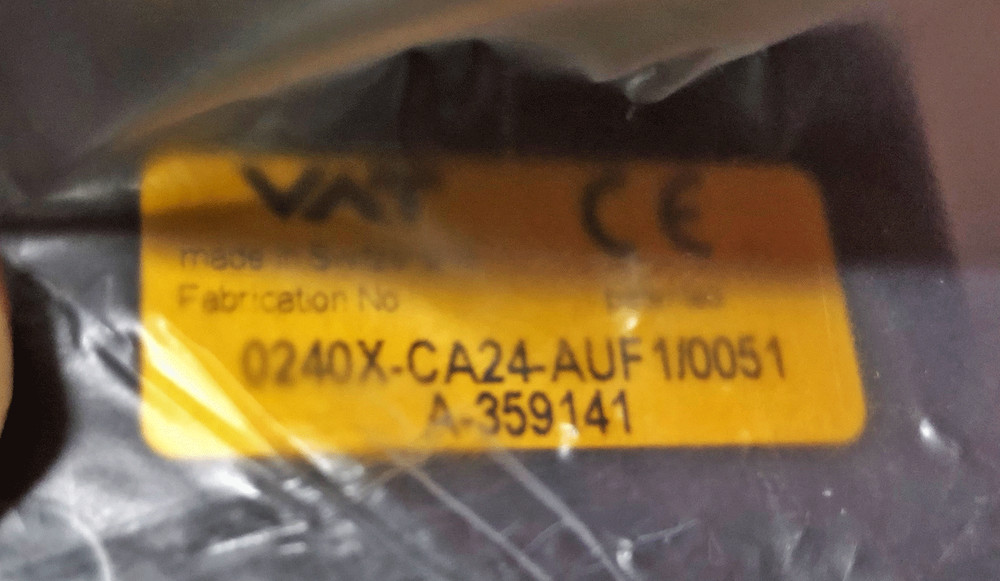 VAT 0240X-CA24-AUF1/0051 Rectangular Wafer Transfer Vacuum AMAT Gate Valve