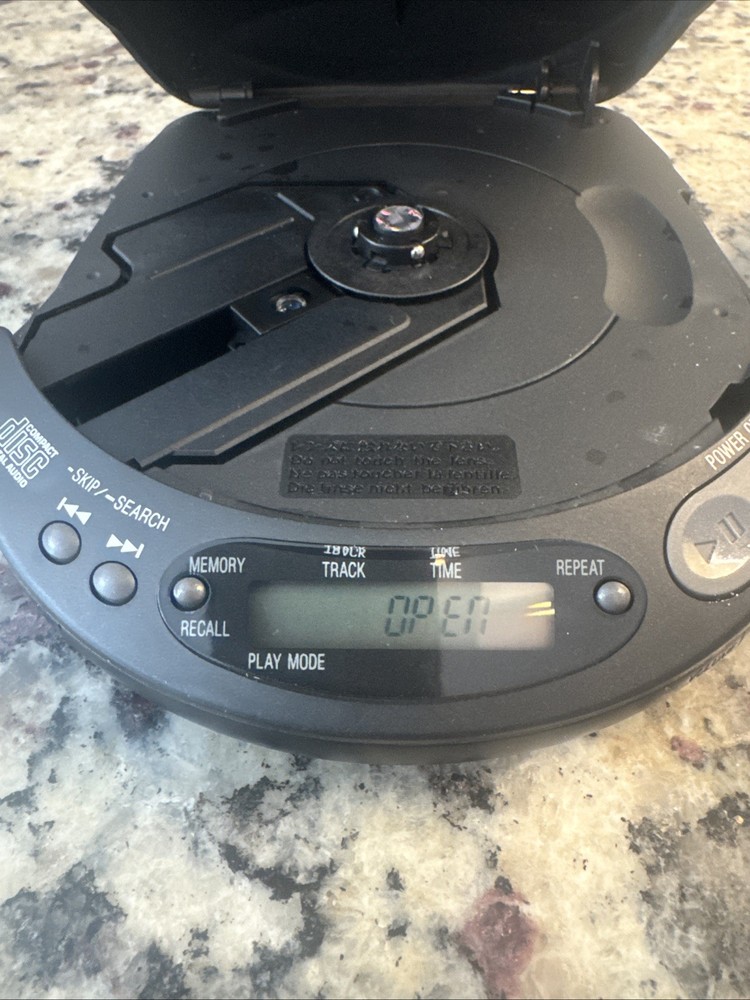 Panasonic SL-S138 Personal CD Player (Working) With Sony Headset.