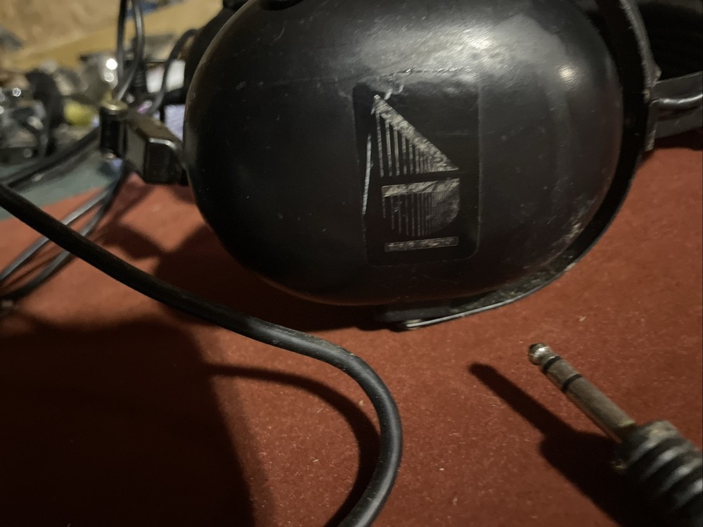 ADI Aviation Headset with 2 Plugs