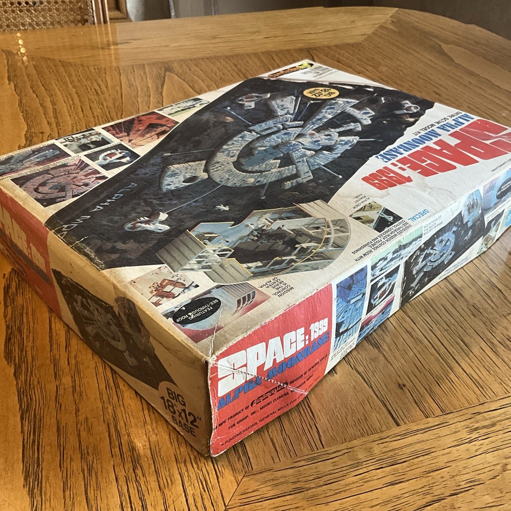 Vintage MPC 1976 Space:1999 Alpha Moon Base STARTED / COMPLETE