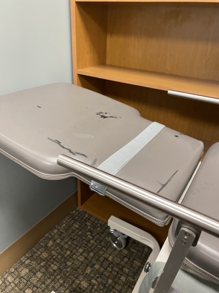 BIODEX DELUXE ULTRASOUND TABLE