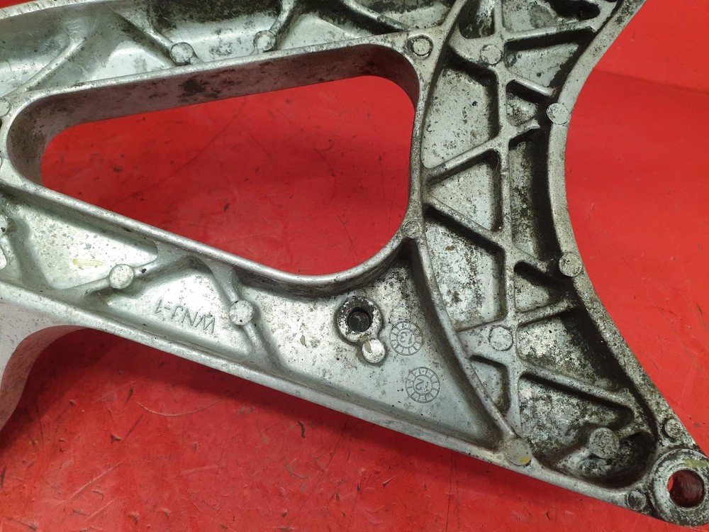 2013 HONDA WW PCX 125 EXHAUST BRACKET
