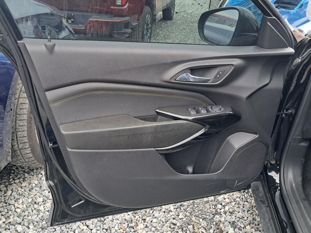 TRAX 2024 Glove Box 4888712