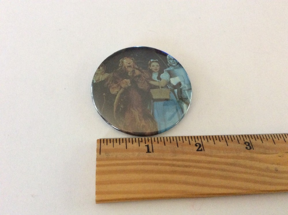 WIZARD OF OZ PIN PINBACK