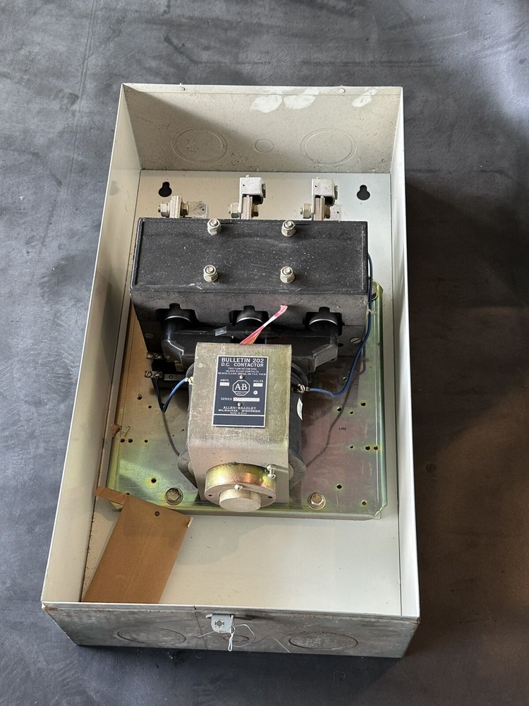 Allen Bradley 202-EAG92 Dc Contactor 125v-dc 135a Amp