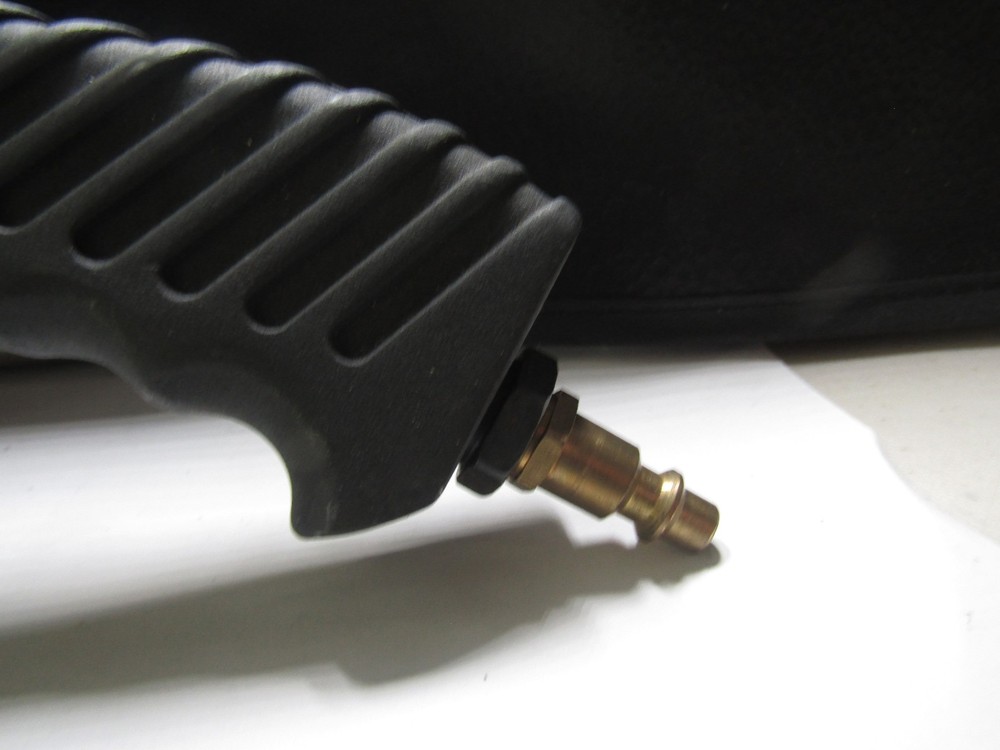 Central Pneumatic Gravity Feed Blast Gun Sand Blasting Machine Gun Preowned