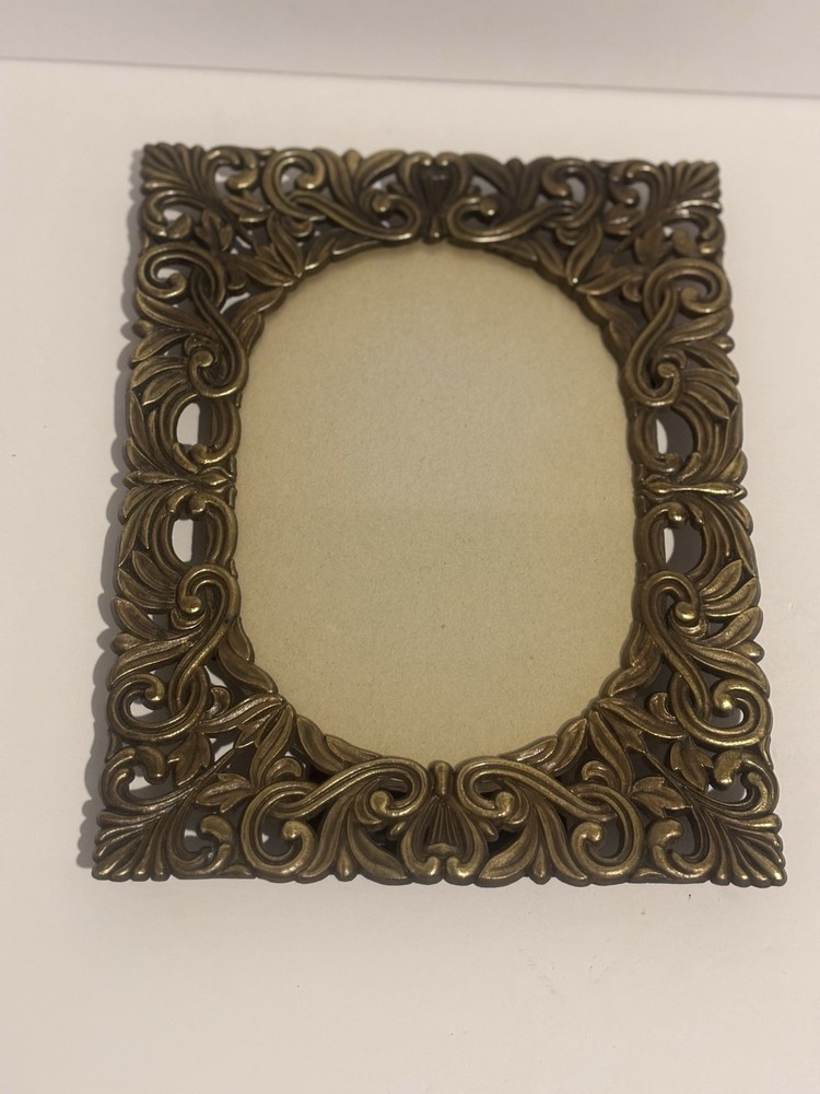 Vintage Ornate Oval Photo Frame Antique Scroll