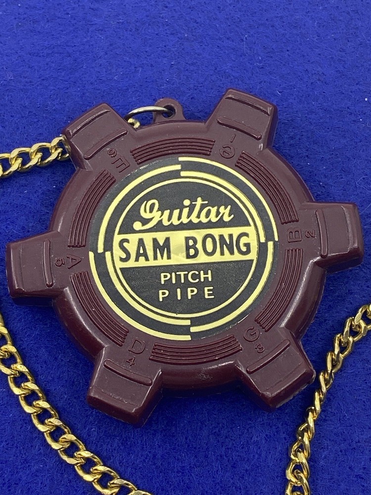 SAM BONG PITCH PIPE WITH CHAIN-Pre-owned, Good condition!