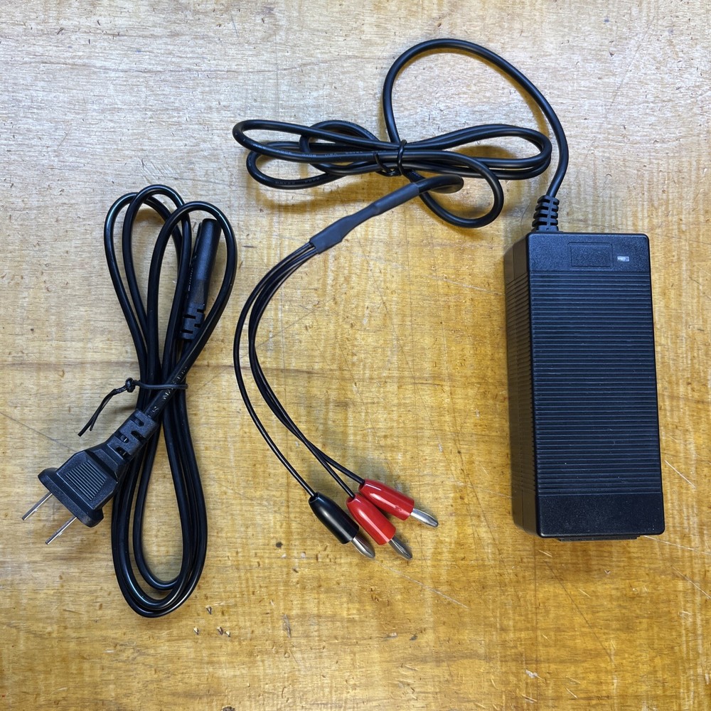 LIGHT MONKEY 20 Watt Variable LED Primary with 10 Amp Battery - 10.110.920