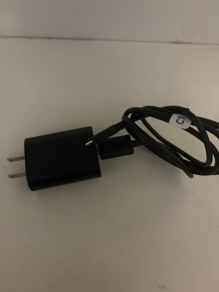 HTC Vive Pro Virtual Reality VR Black Wand Controller + Charger